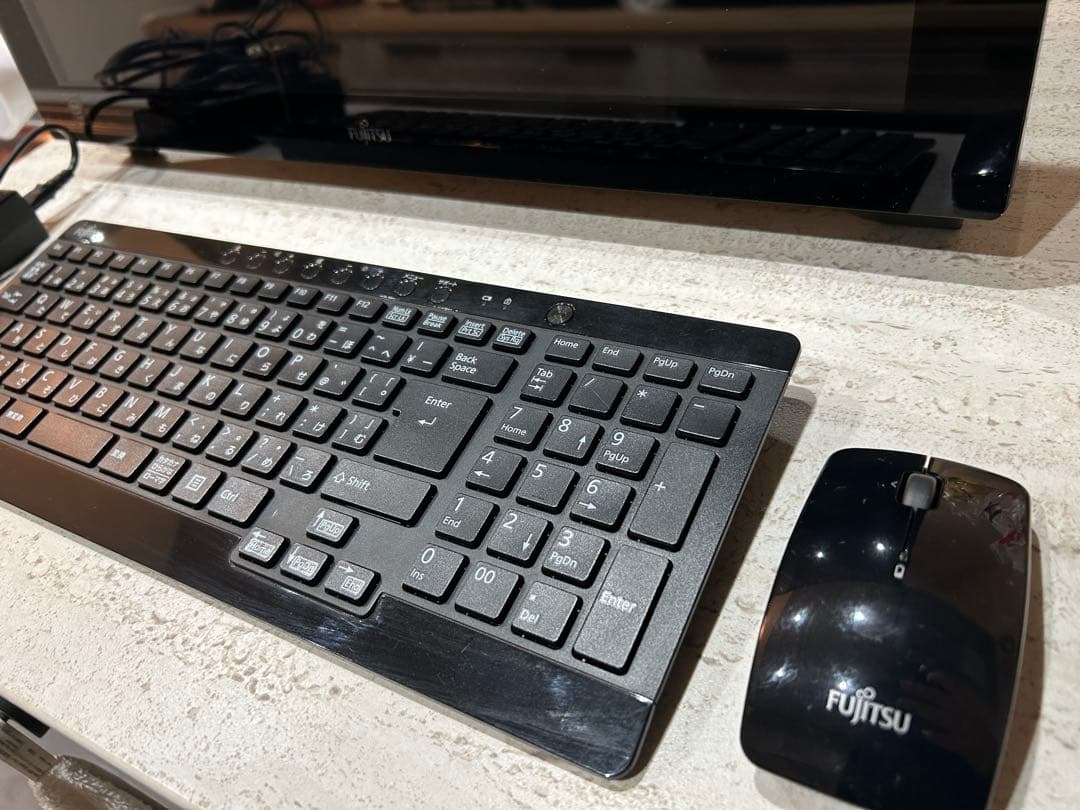Fujitsu タッチパネルデスクトップPC 本体