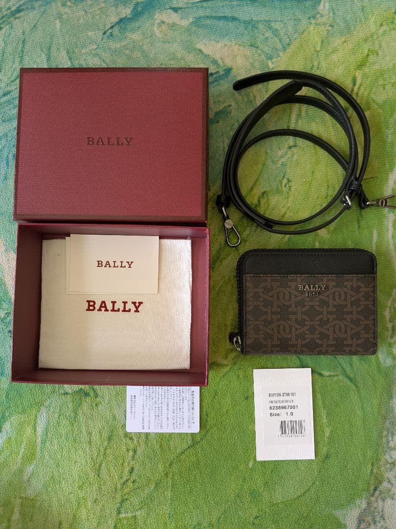 新品未使用★BALLY モノグラムショルダーウォレットケース