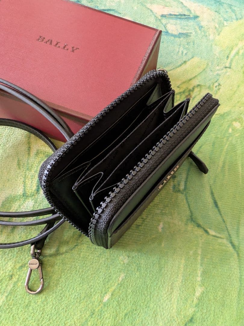 新品未使用★BALLY モノグラムショルダーウォレットケース