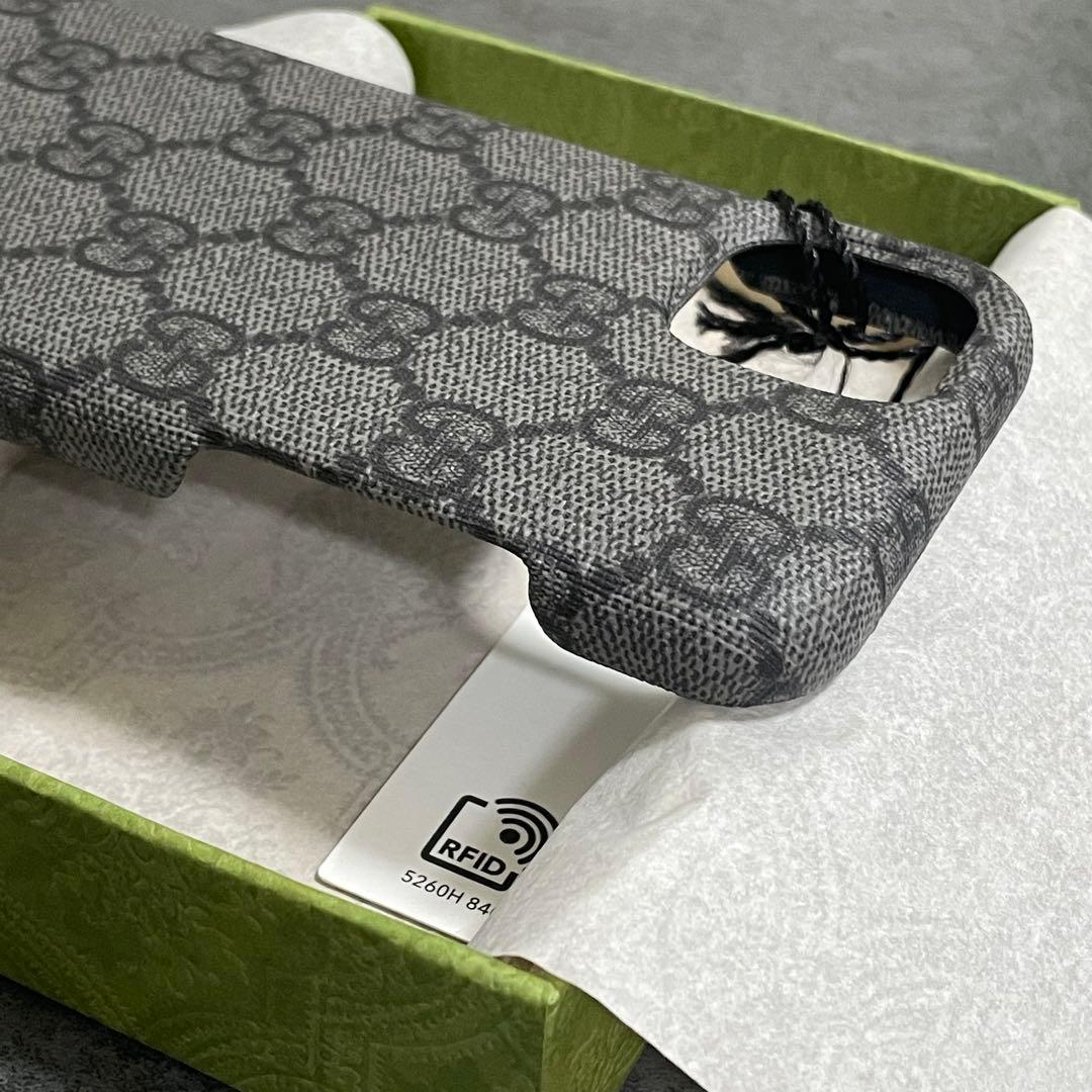 【新品未使用】 GUCCI iPhone15 スマホケース 携帯ケース