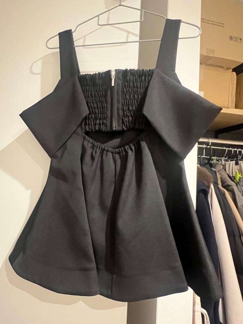 フレイアイディーオフショルペプラムチュニック完売ブラック