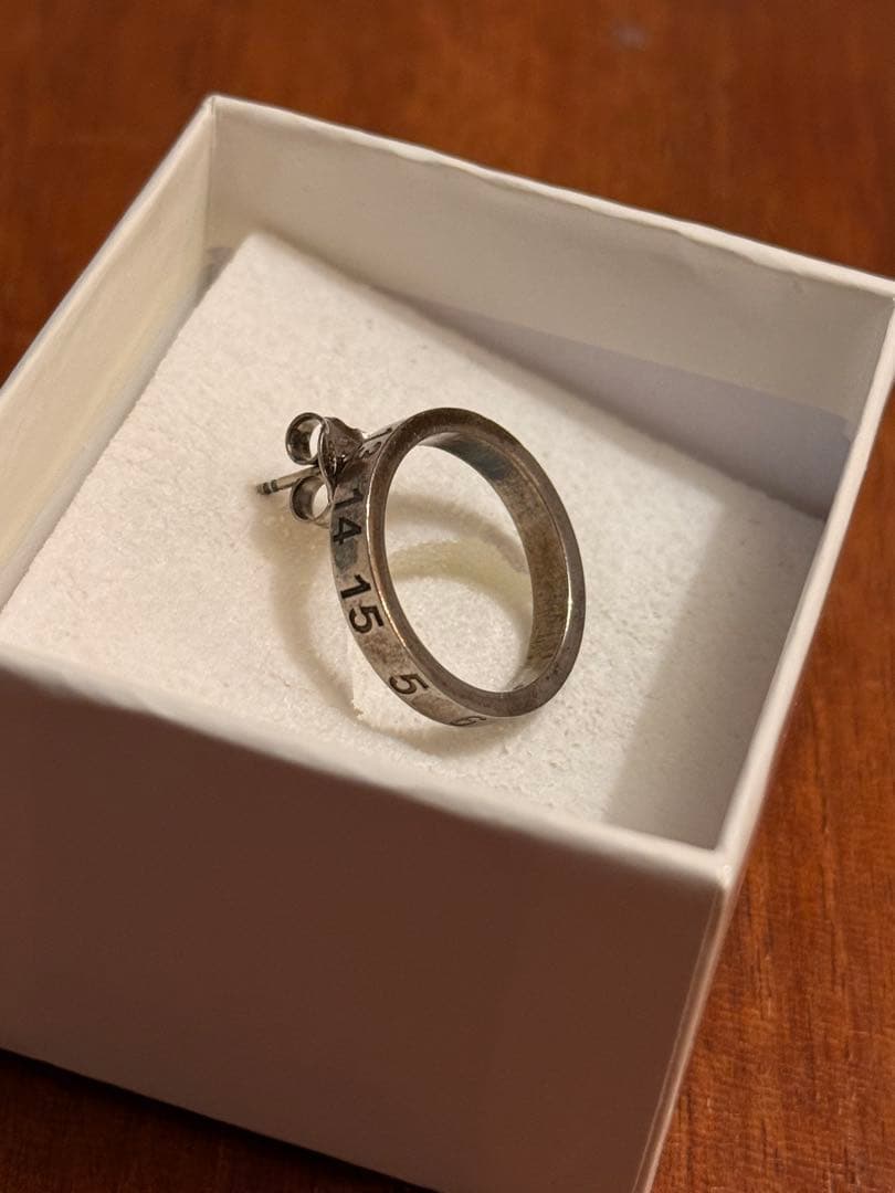 【MAISON MARGIELA】ナンバリングピアス　片耳