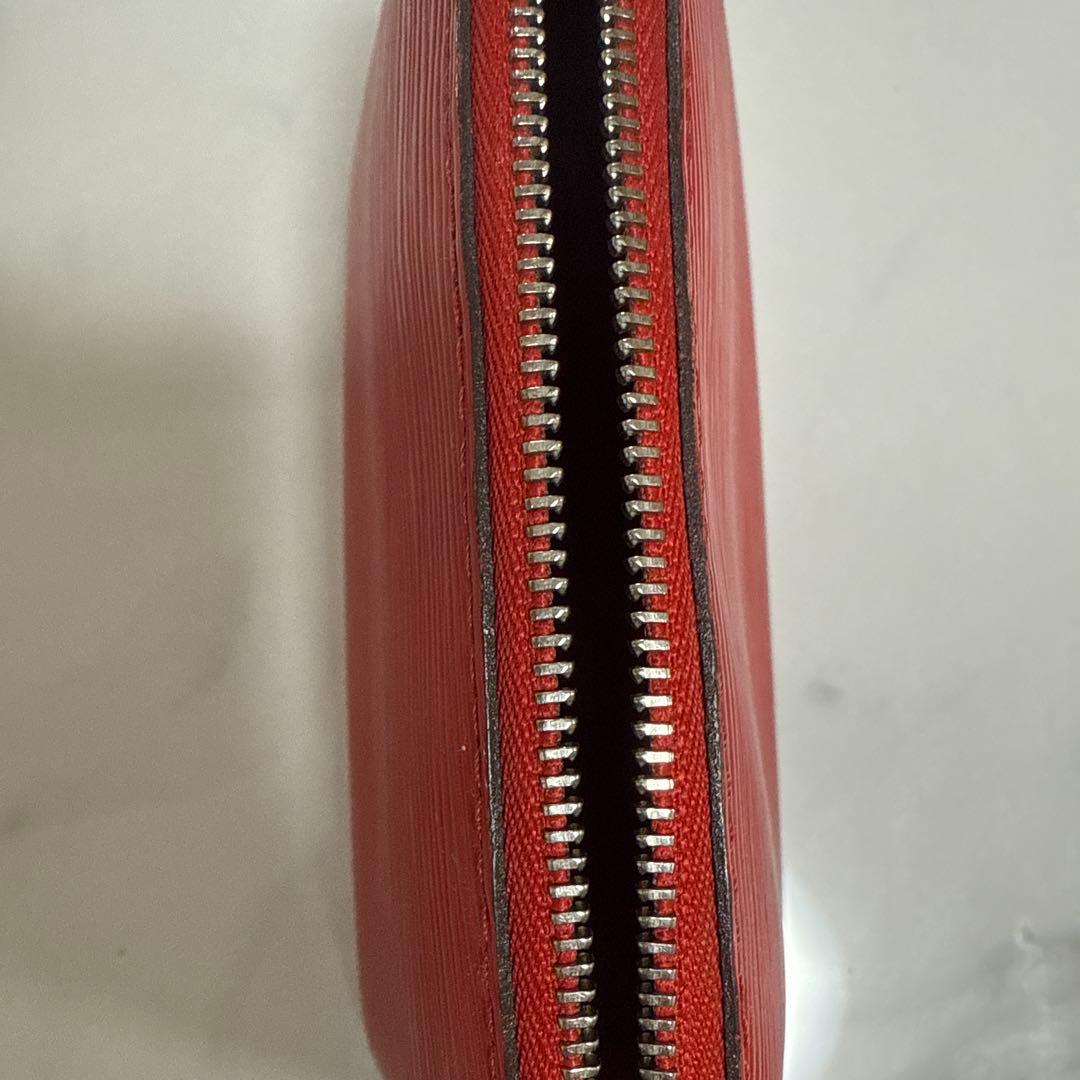 Louis Vuitton エピレザー ポーチ レッド