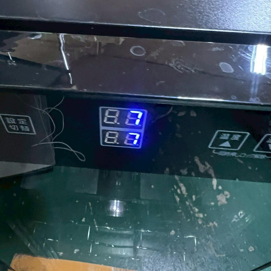 アイリスオーヤマ ワインセラー IWC-P182A-B 18本収納 右開き