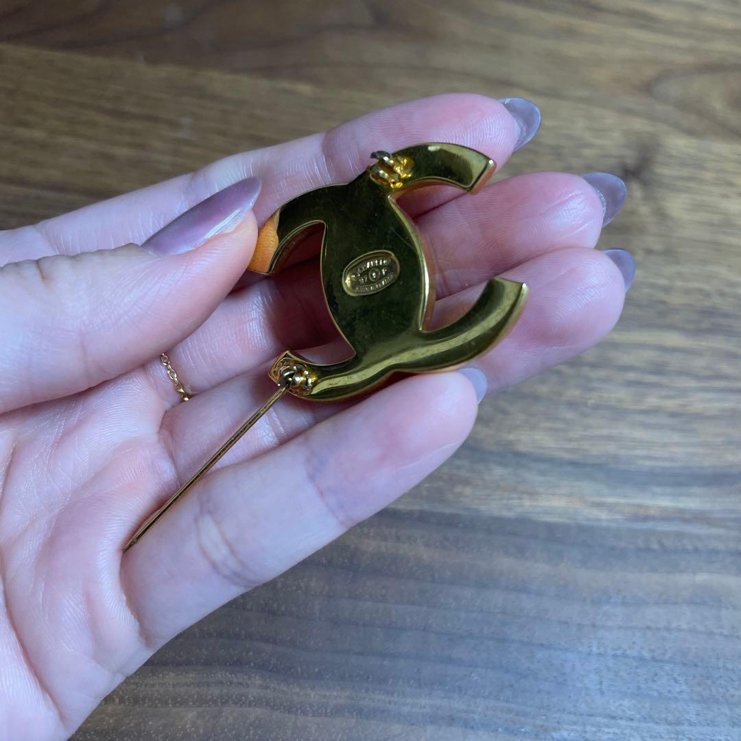 CHANEL ターンロック　ブローチ