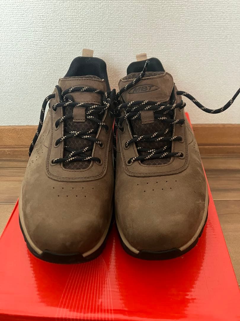 【送料無料】MBT ブラウン スエード スニーカー