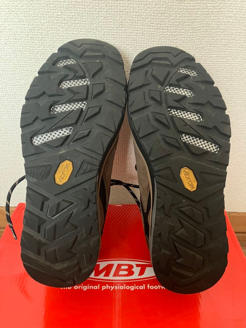 【送料無料】MBT ブラウン スエード スニーカー