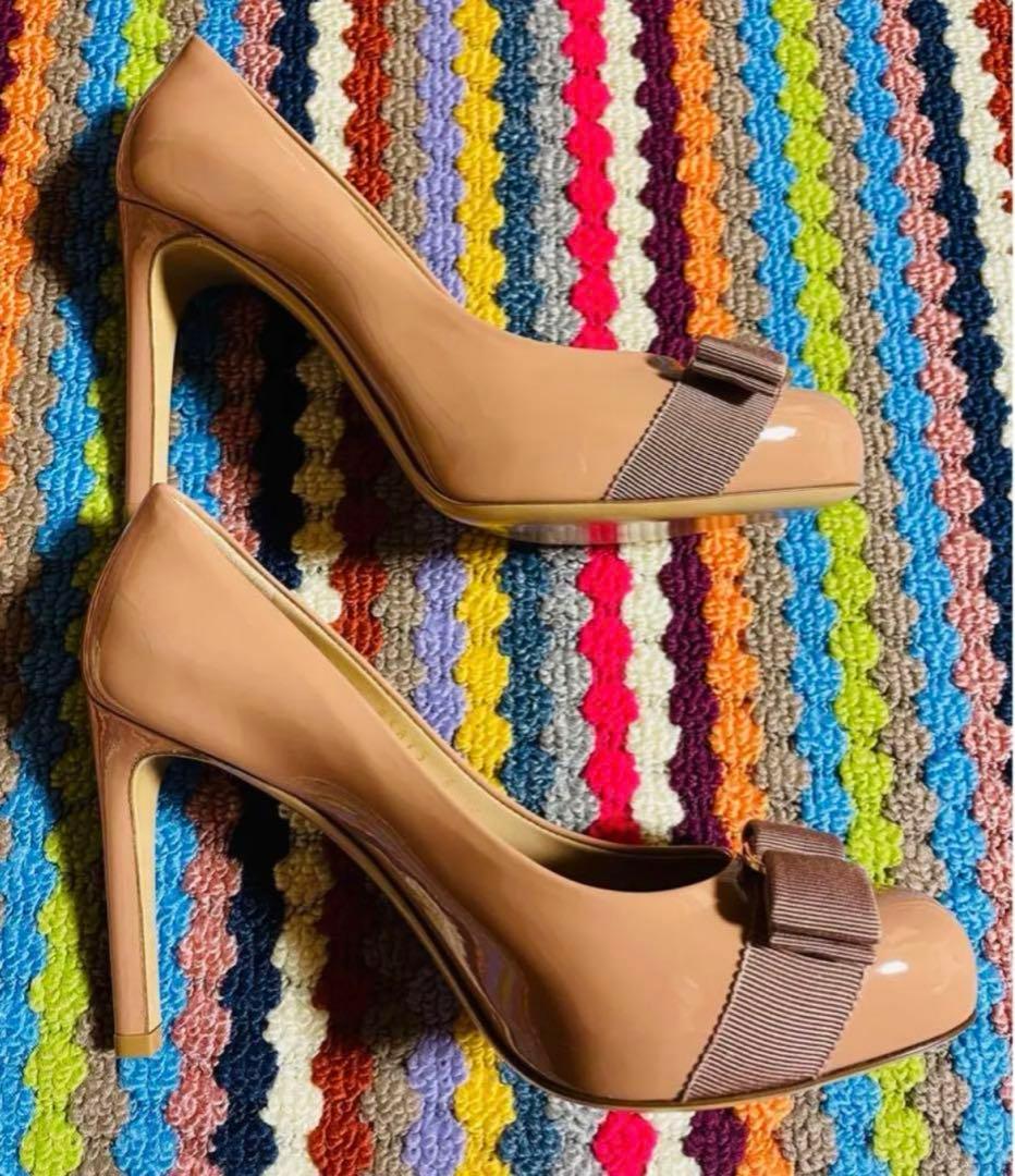 フェラガモ　リボンパンプス 新品未使用