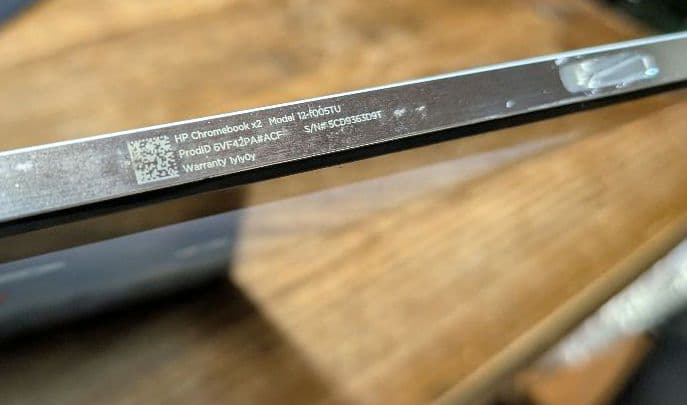 高性能HP Chromebook x2 12-f005TU　デタッチャブルタイプ