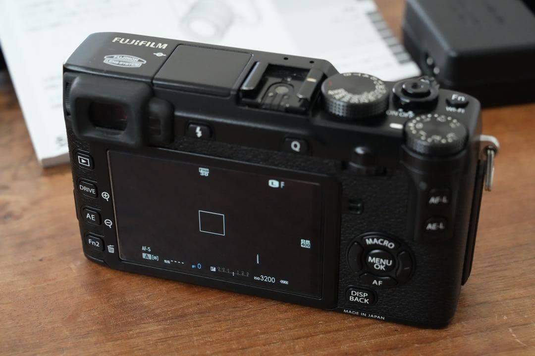 XE2 FUJIFILM 本体と付属品（バッテリー✕２等）