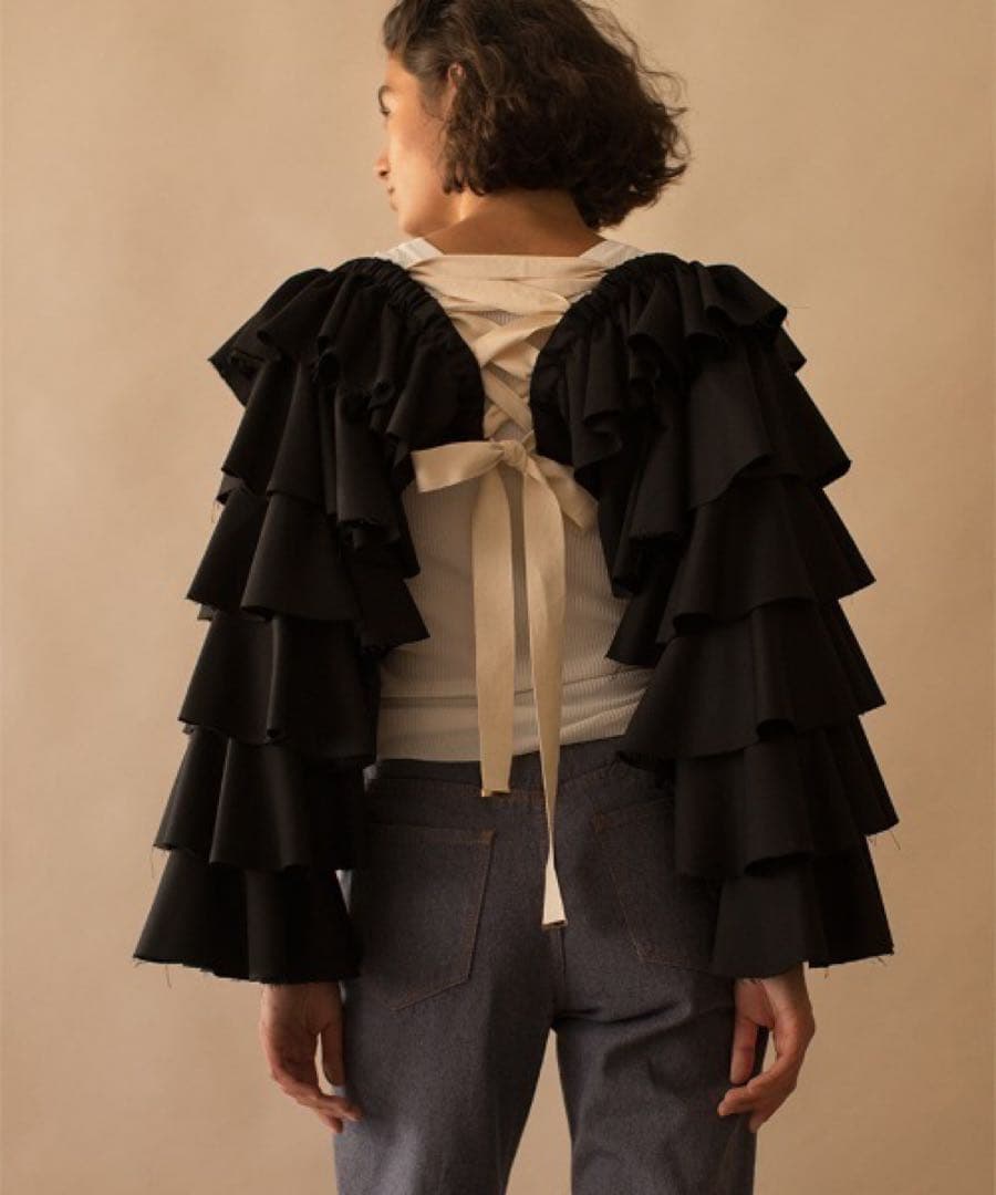 フリルデザイン レースアップ トップス 黒