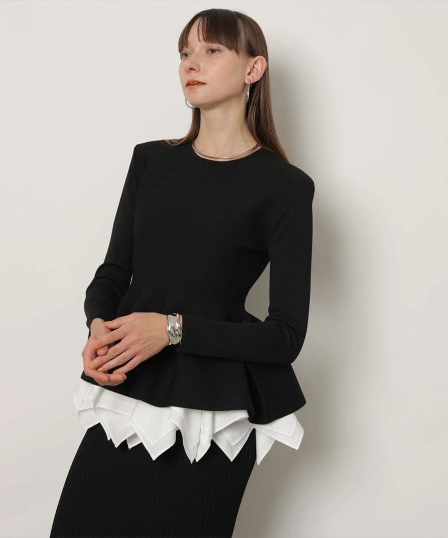 CADUNE カデュネ ＜神崎 恵さんコラボ＞フリル付きペプラムニット