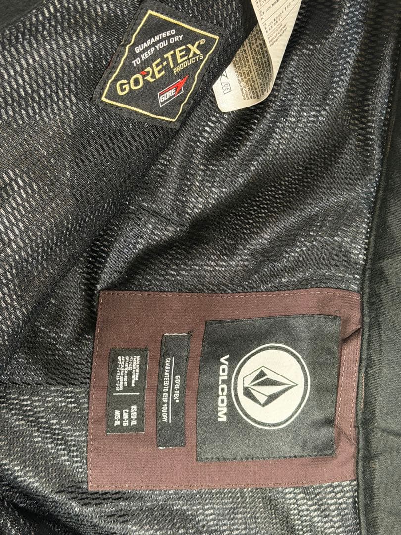 【値下げ】VOLCOM メンズ XL GORE-TEX 上下セット 迷彩