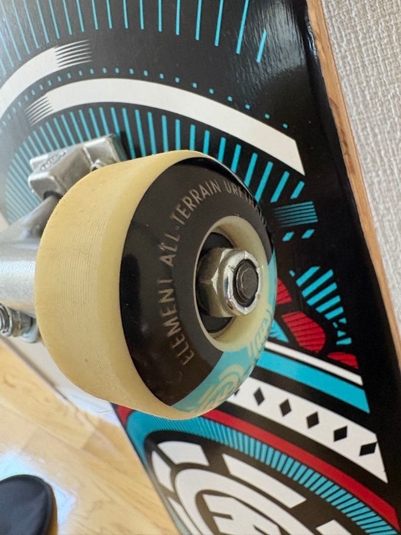 最終値下げ　ELEMENT　スケートボード　８インチ　※ケースと工具オマケ付き