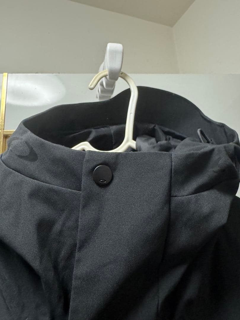 美品　OAKLEY ジャケット ブラック　スノーボード　ウェア