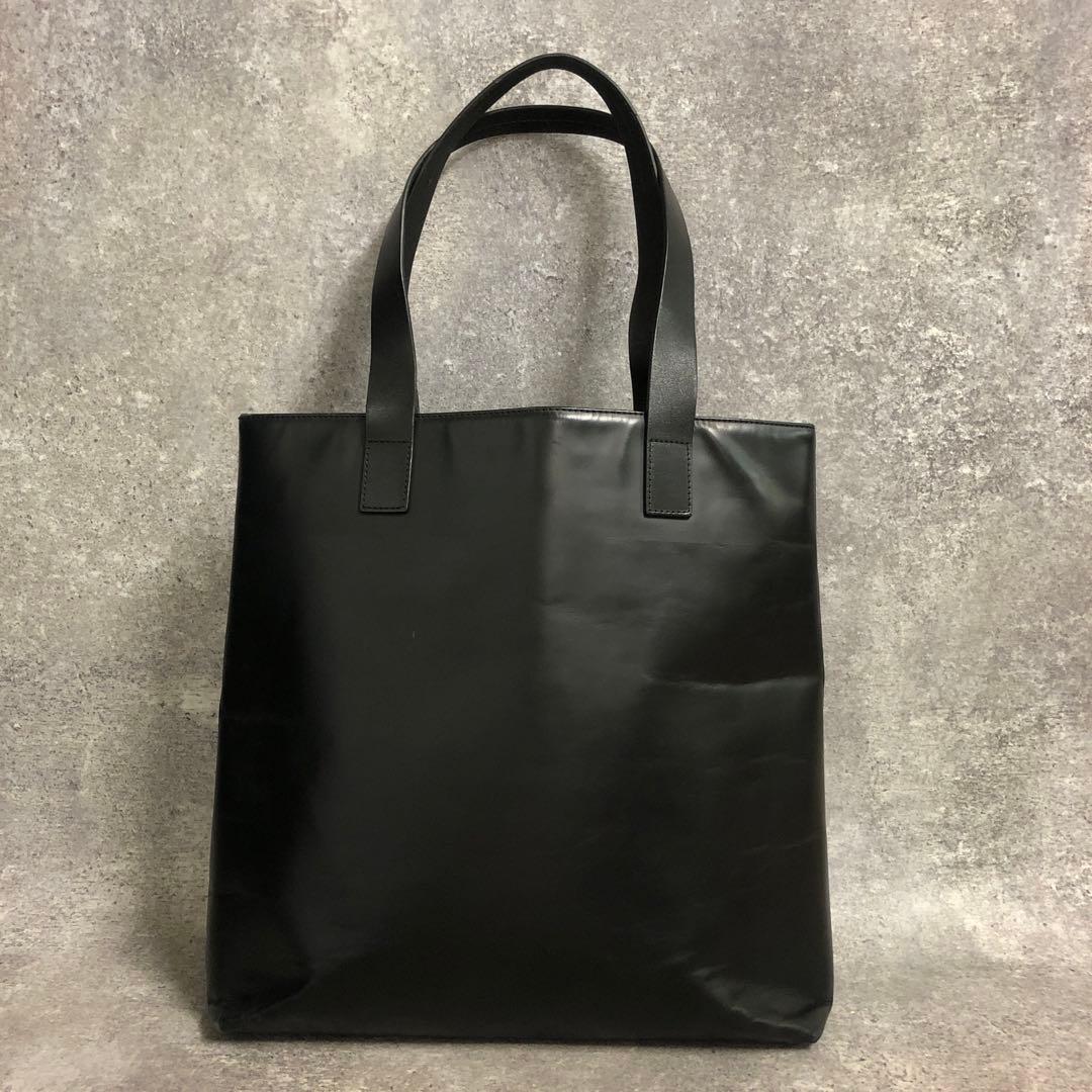 フォロー割■ フェラガモ レザートートバッグ 黒 A4可能 ユニセックス 肩掛け