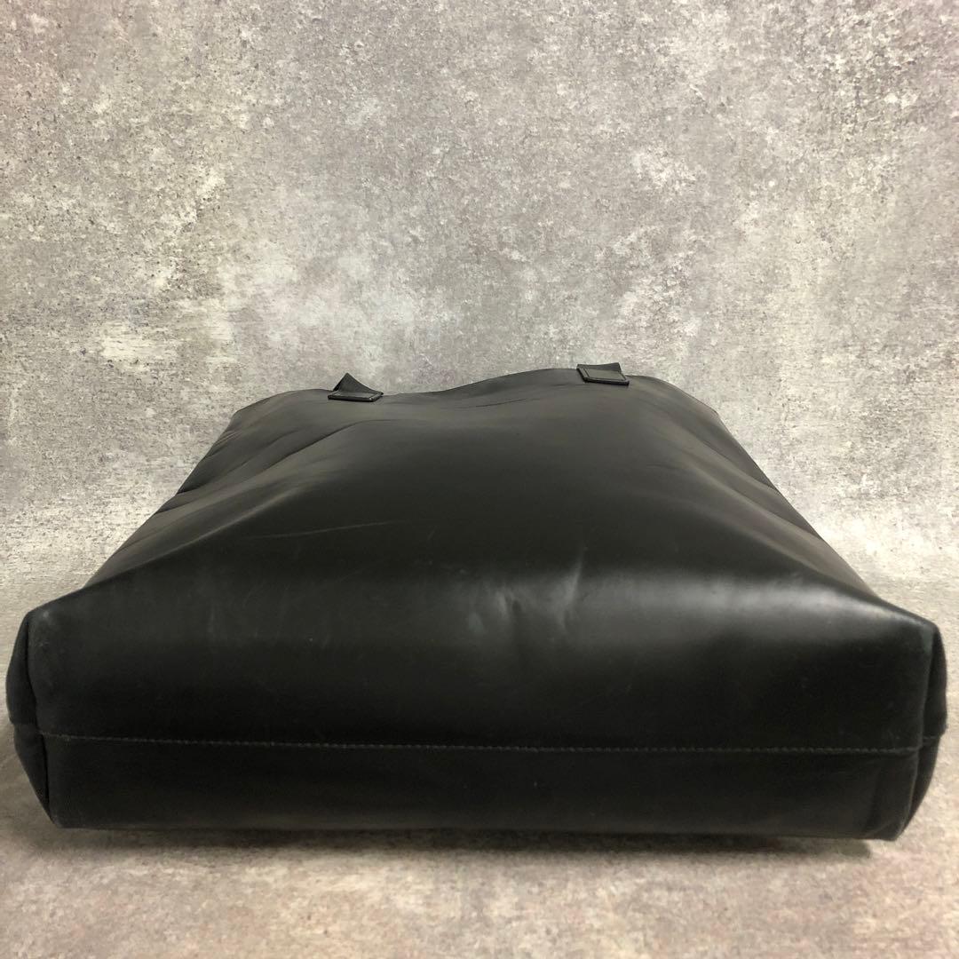 フォロー割■ フェラガモ レザートートバッグ 黒 A4可能 ユニセックス 肩掛け