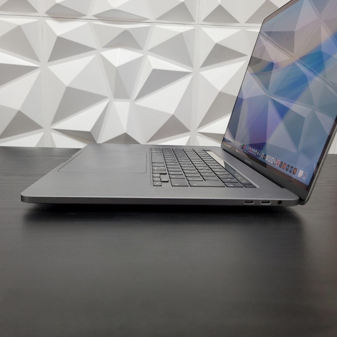 りんちゃん MacBook Pro 64/2TB macOS/Win11