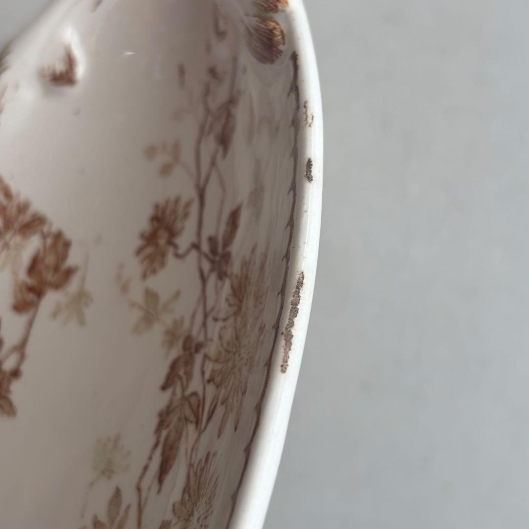 フランスアンティーク クレイユモントロー ブラウンの花模様が美しいラヴィエ