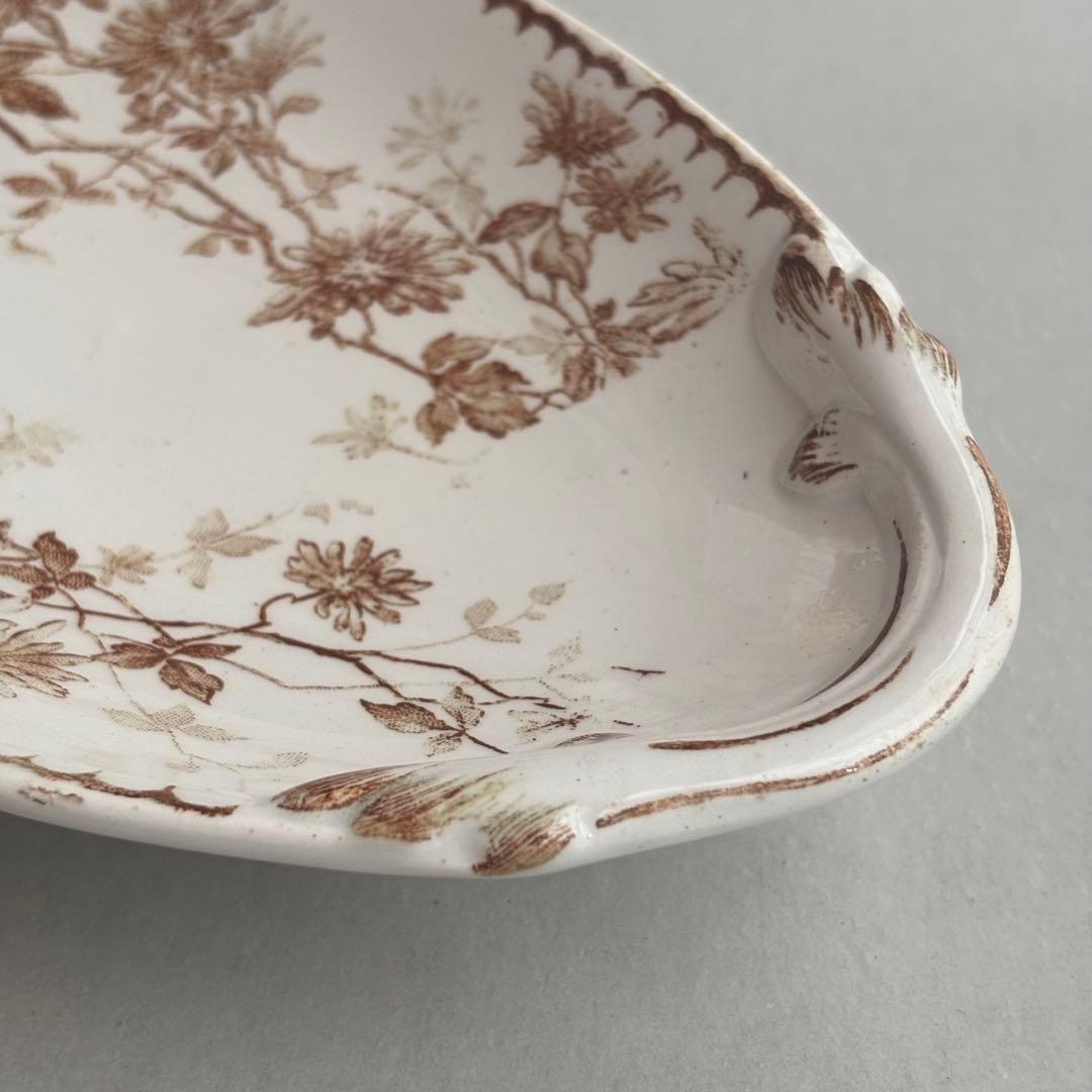 フランスアンティーク クレイユモントロー ブラウンの花模様が美しいラヴィエ