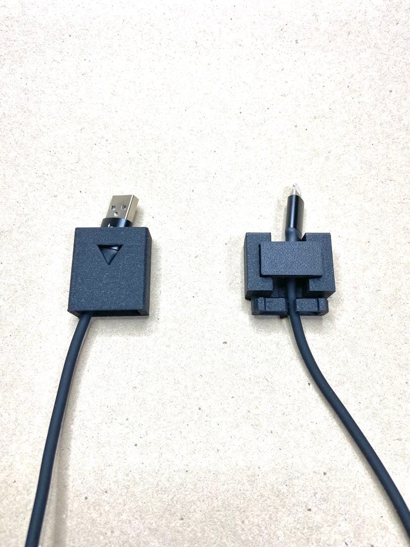 ジムニーjb64、jb74用　弾薬供給システム風USBケーブルカバー