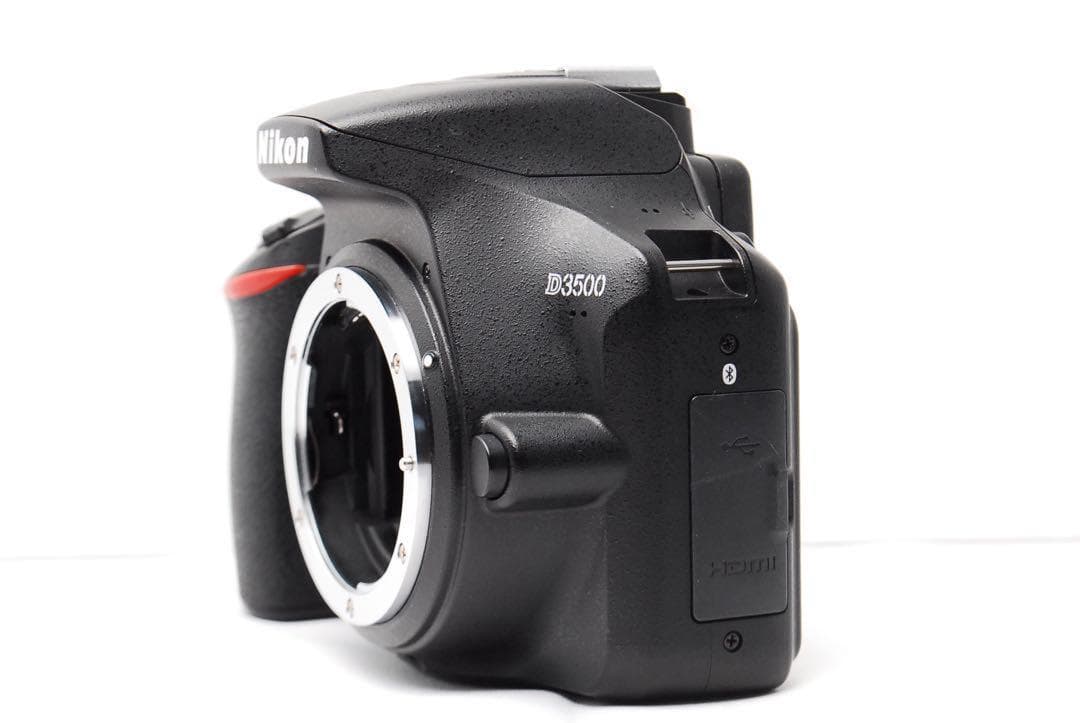 むぎ！！！✨️美品✨️Nikon D3500のすぐ使えるセット 【バッグ無】