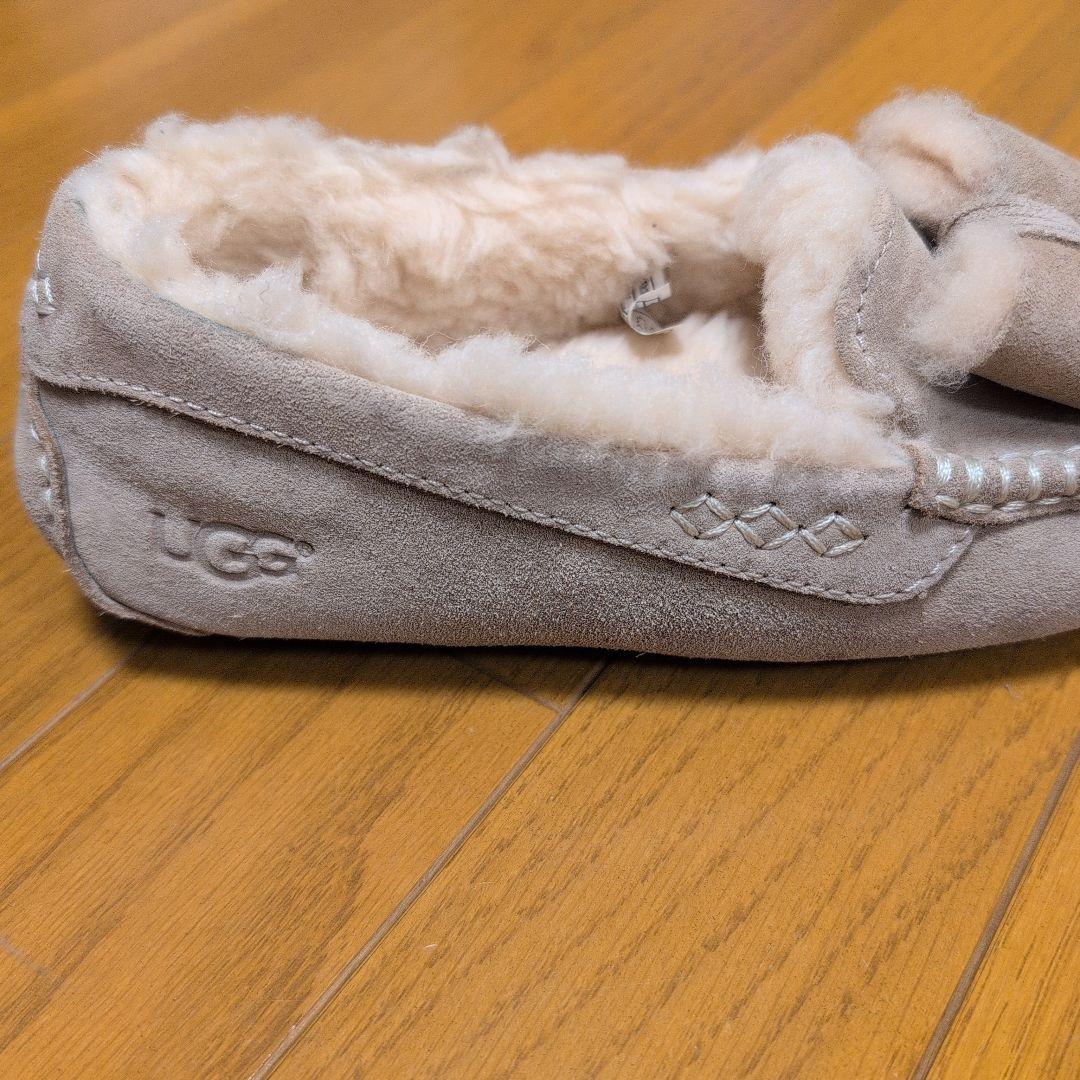 UGGアグ✩アンスレーリボン付きモカシン✩22cmベージュ✩美品