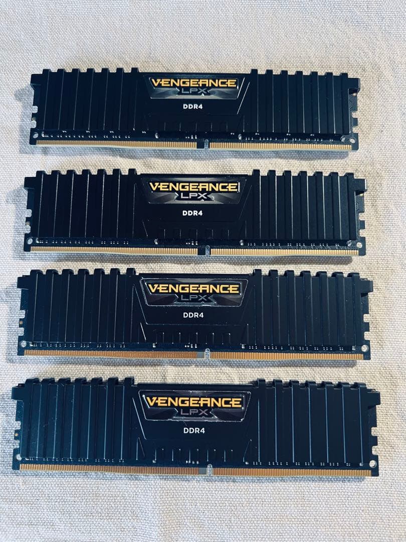メモリー CORSAIR DDR4-2666MHz VENGEANCE LPX 64GB