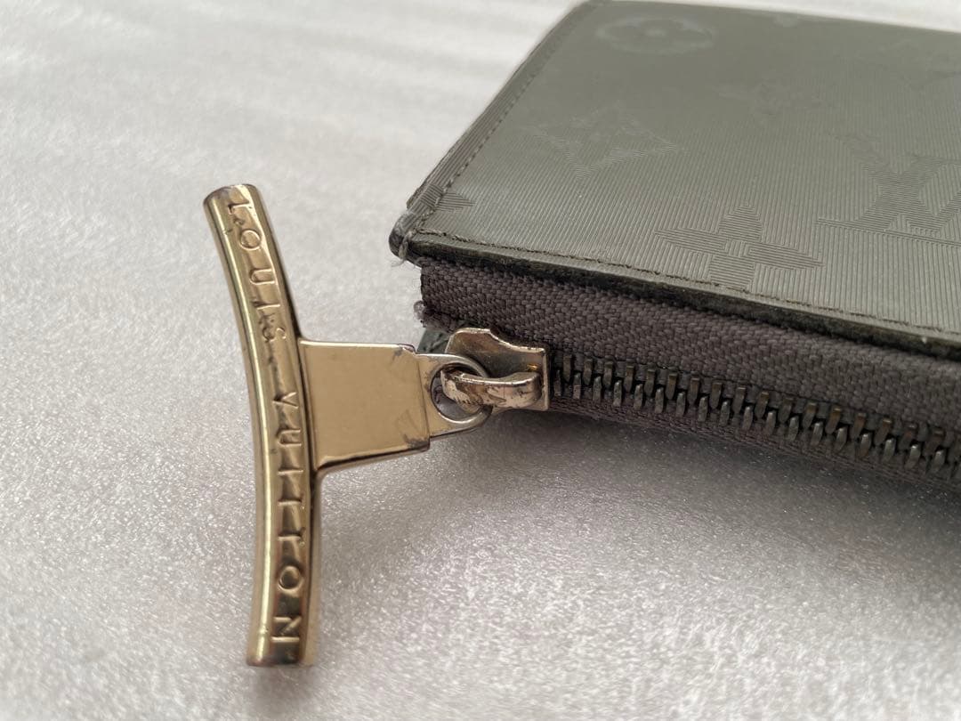 ルイヴィトン ポルトフォイユ コスモス モノグラムチタニウム 長財布 ウォレット