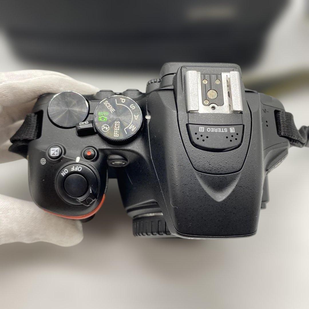 専用Nikon D5600 ダブルズームキッ18-55 VR＋70-300 VR