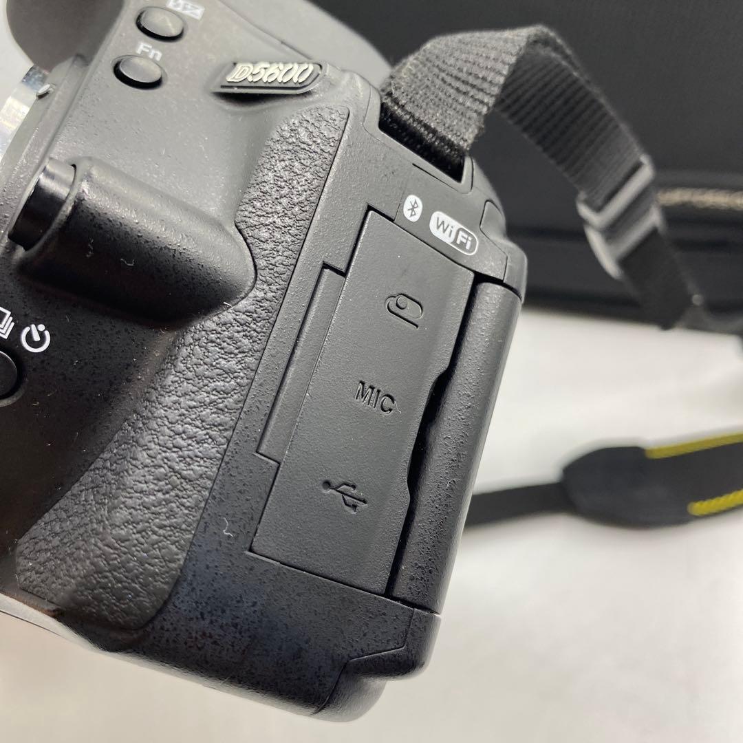 専用Nikon D5600 ダブルズームキッ18-55 VR＋70-300 VR