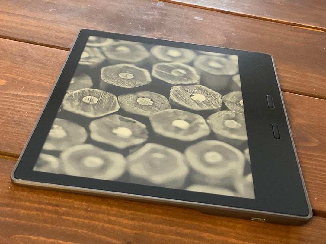 今週末限定値下げ！Kindle Oasis 色調調節ライト搭載 wifi 8GB