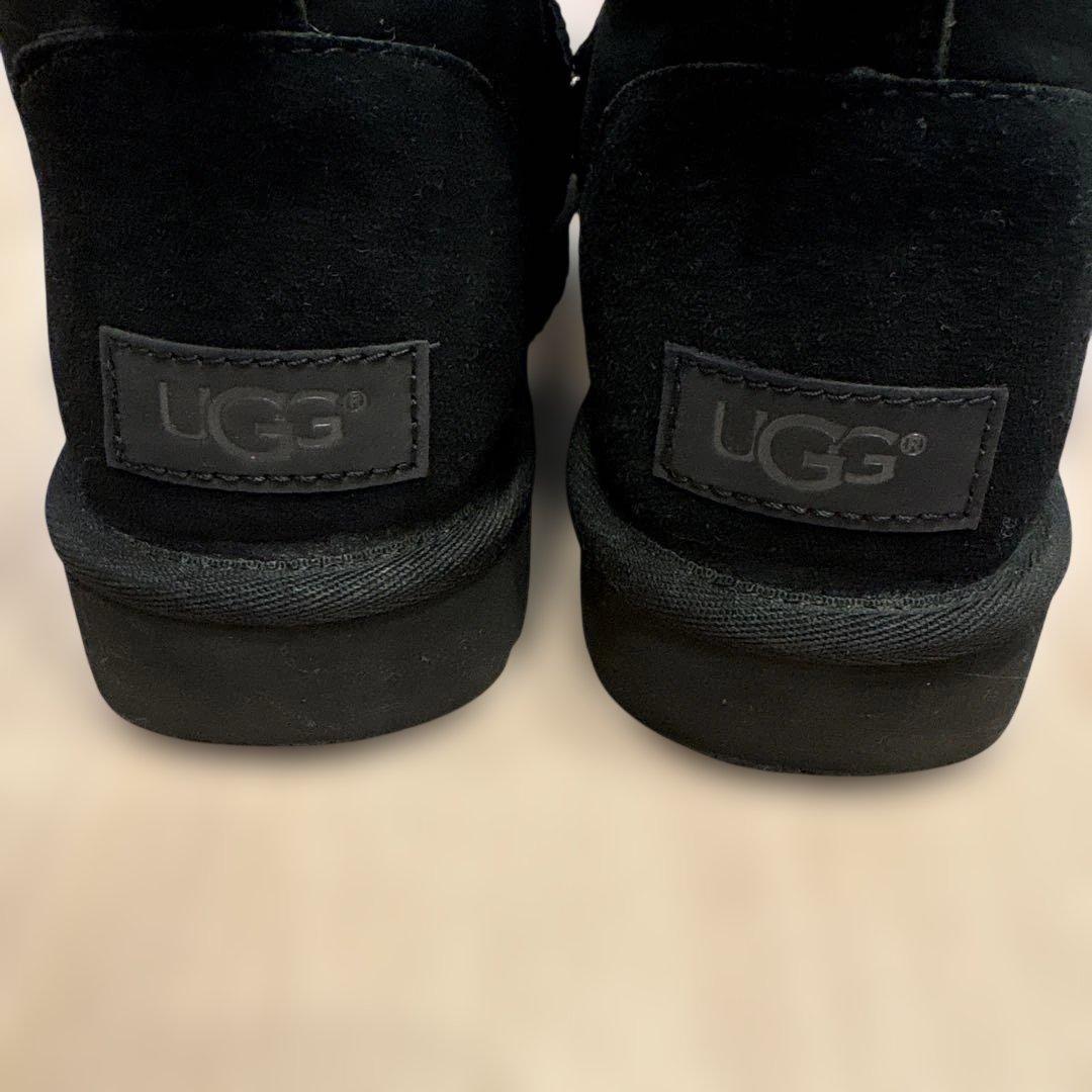 UGG CLASSIC MINI II 1016222 ブラック23.0cm