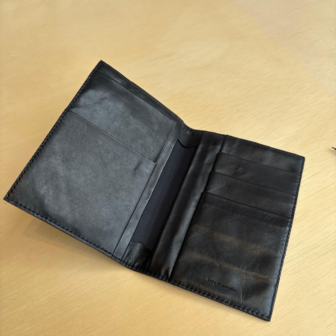 新品未使用タグ付き m0851 レザー パスケース 黒