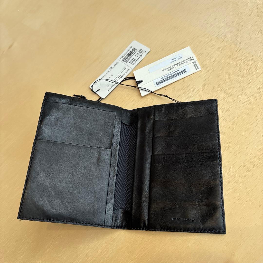 新品未使用タグ付き m0851 レザー パスケース 黒