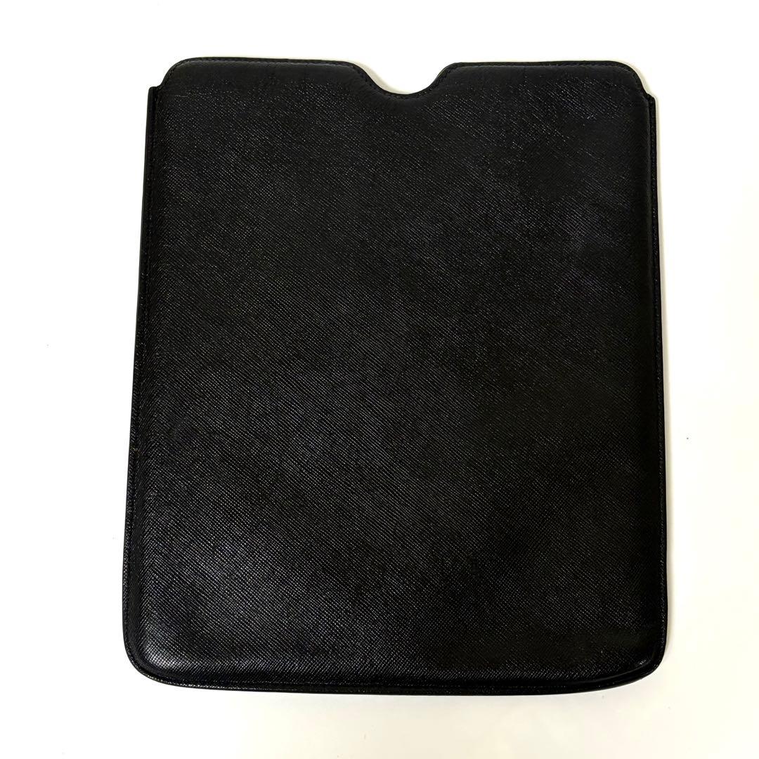 PRADA iPadケース サフィアーノレザー ブラック　三角ロゴ