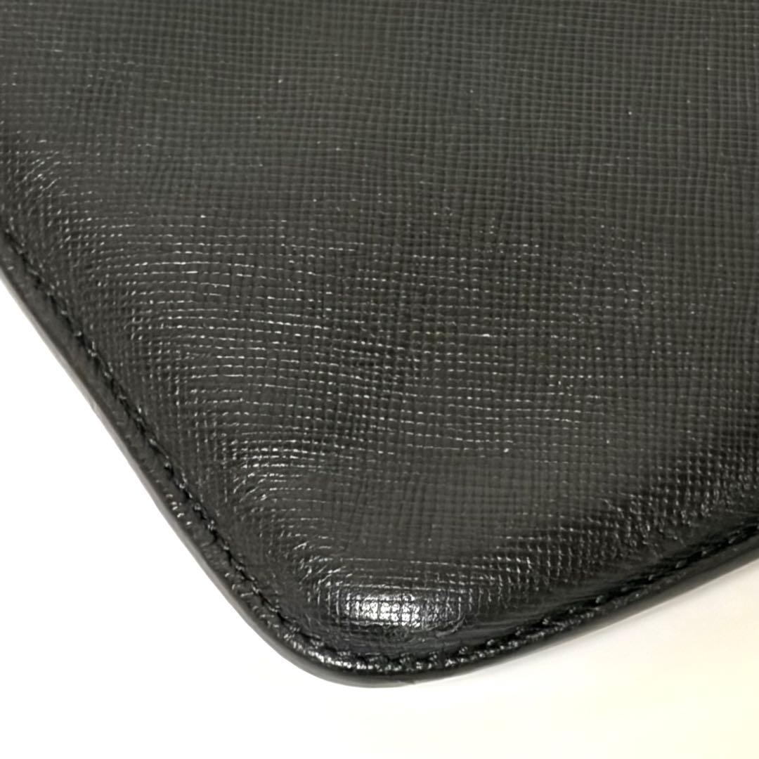 PRADA iPadケース サフィアーノレザー ブラック　三角ロゴ
