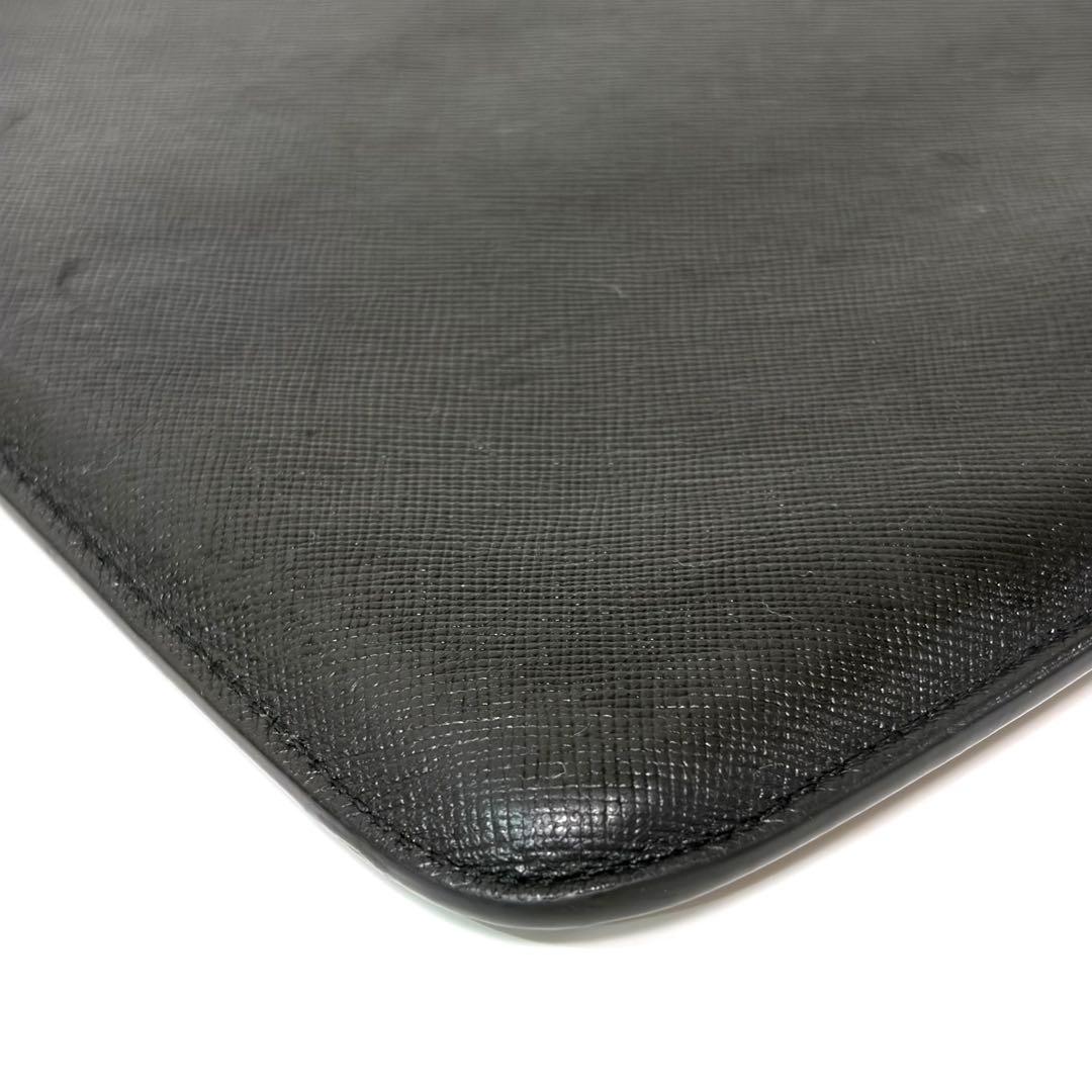 PRADA iPadケース サフィアーノレザー ブラック　三角ロゴ