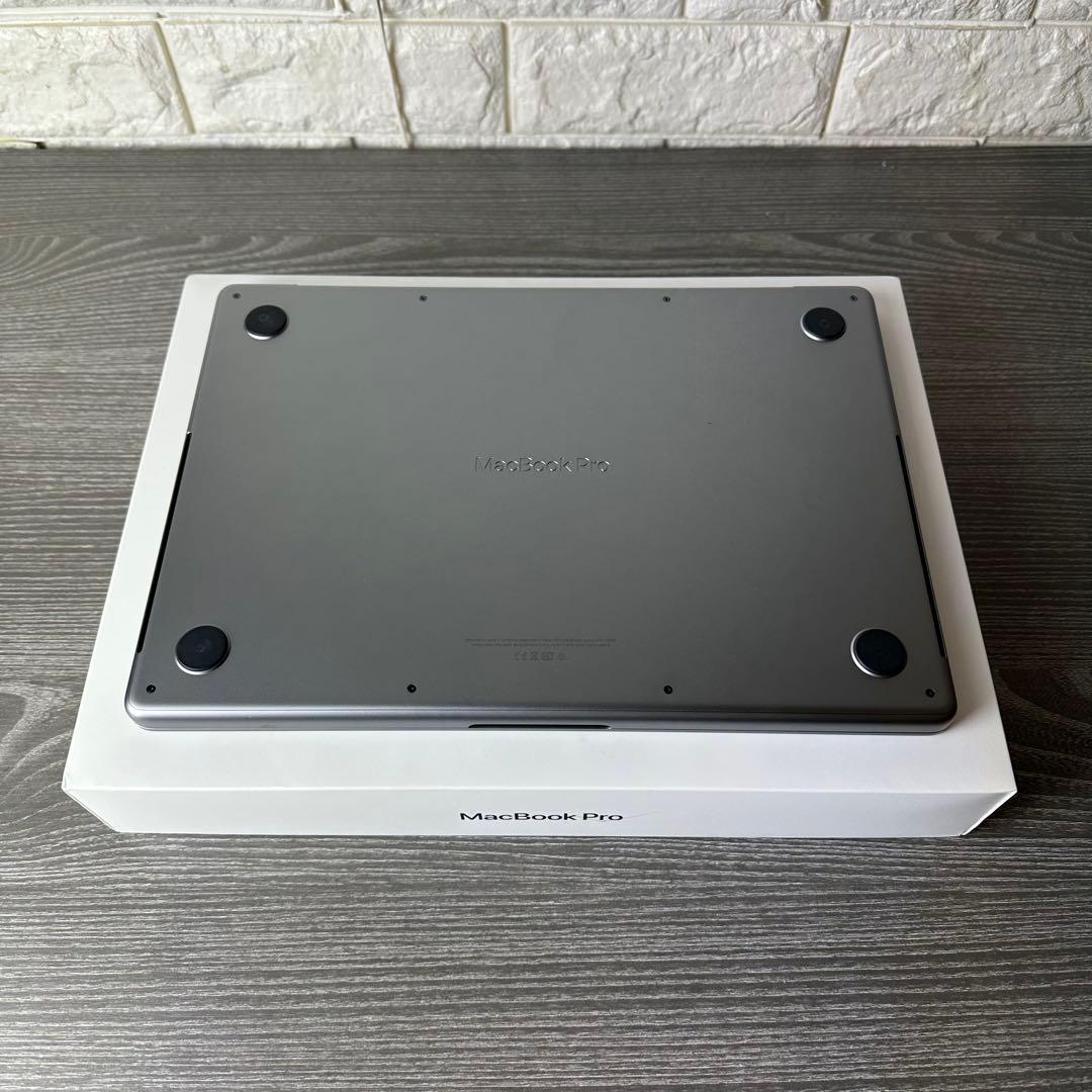 (極美品) MacBook Pro 2021 M1 MAX