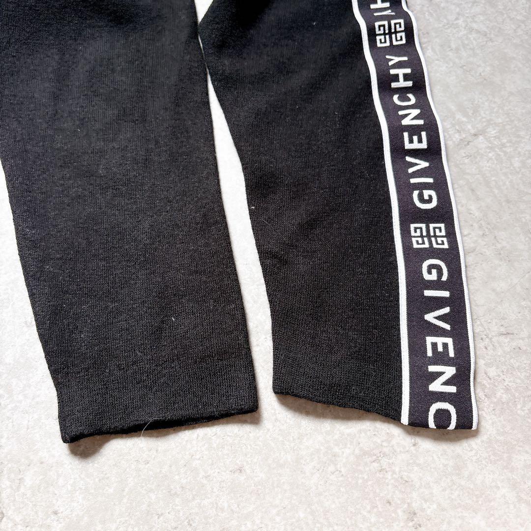 GIVENCHY✨パリコレ　ロゴラインニット　ブラック　黒　ユニセックス　長袖