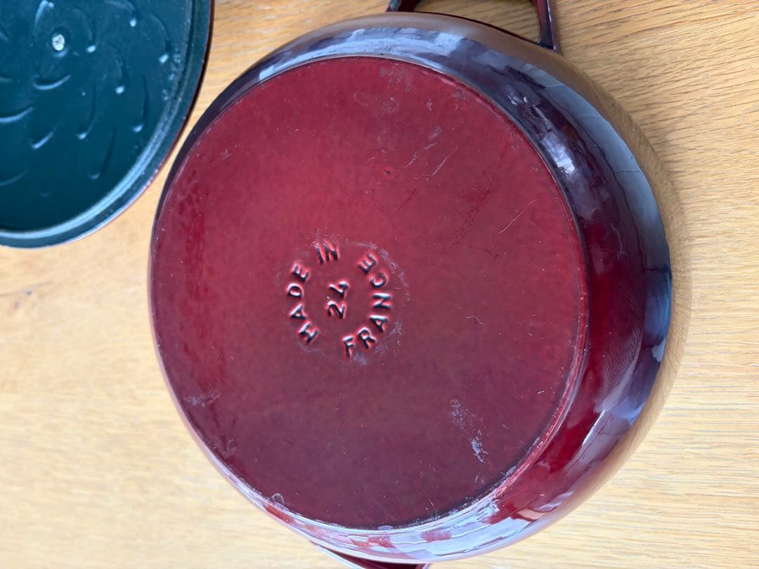 STAUB 24センチ　両手鍋　 ワインレッド