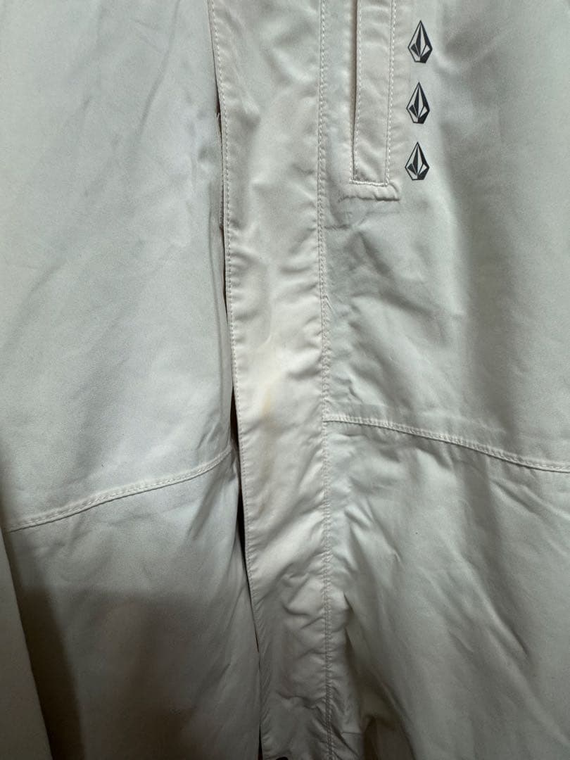 定価9万円『GORE-TEX』スノーボードウェア上下セット VOLCOM 白&黒