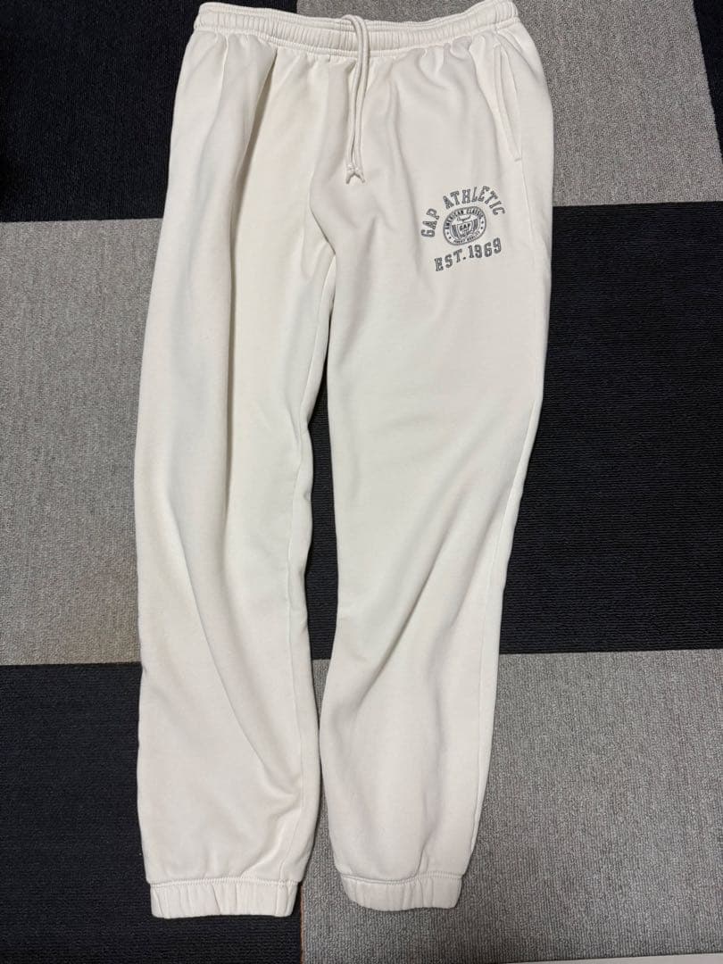 GAPスウェットセットアップ