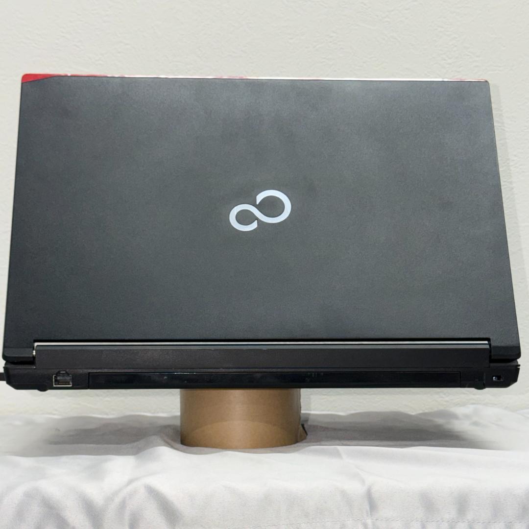 すぐに使えるWindows11 Pro搭載機　LIFEBOOK　 A577/R