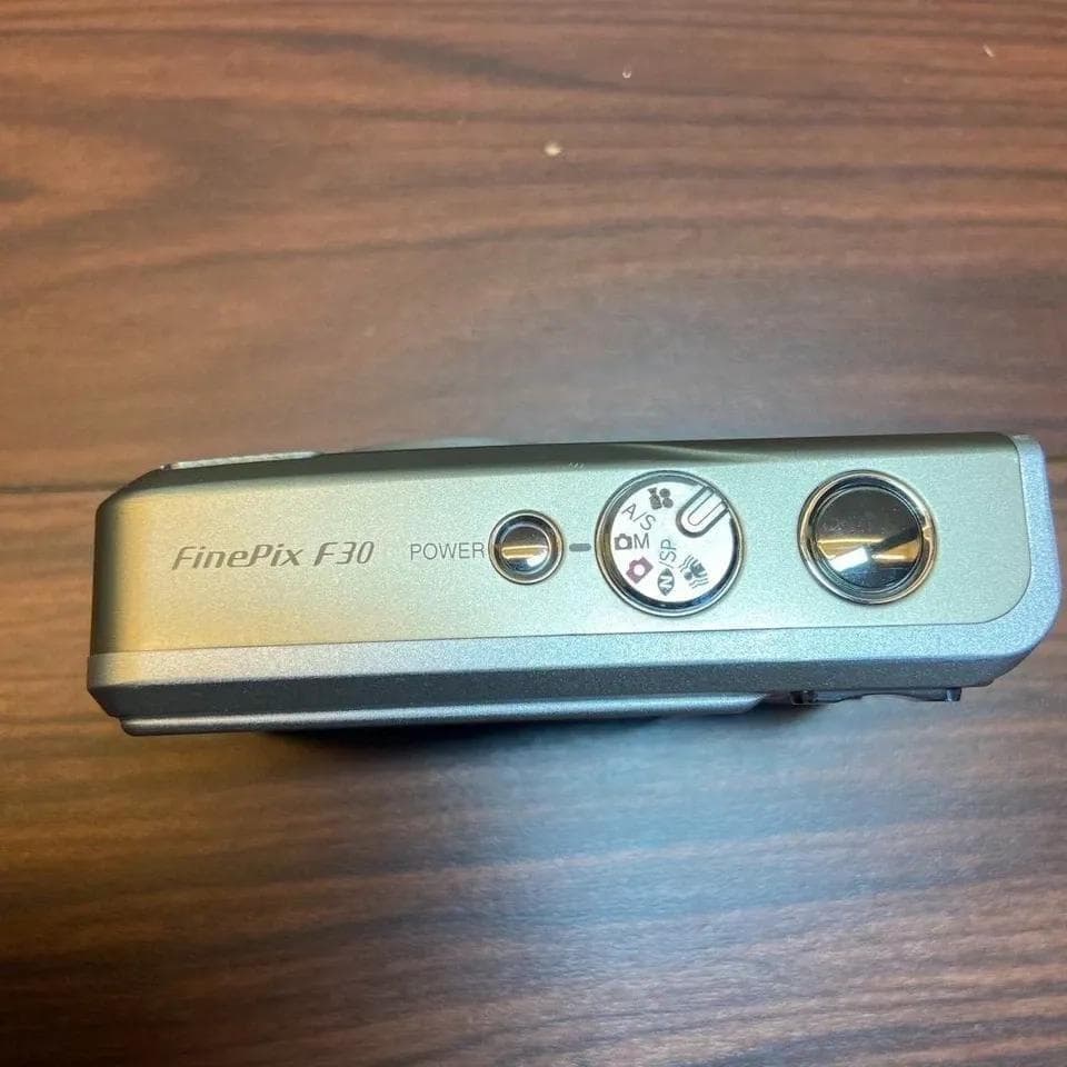 FUJIFILM FinePix F30 デジカメ ほぼ新品 3442