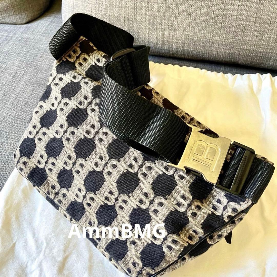 ☆*様 BALMAIN 正規品 新品　ロゴ ボディバッグ　ウエストポーチ　モノグ