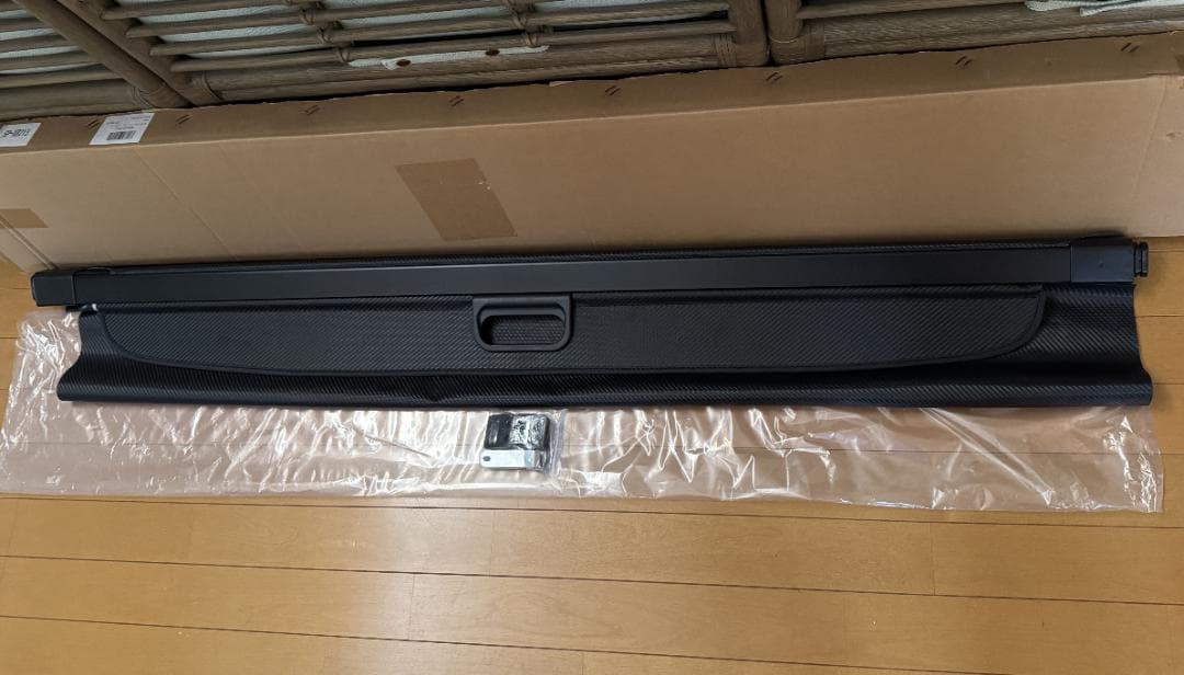 トヨタ ハイエース 200系トノカバー ロールシェード 2列目仕切り