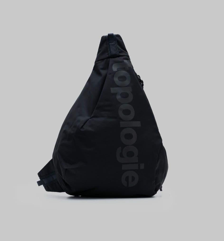 【最終価格】【新品未使用】トポロジー　スリングメッセンジャースモール　ショルダー