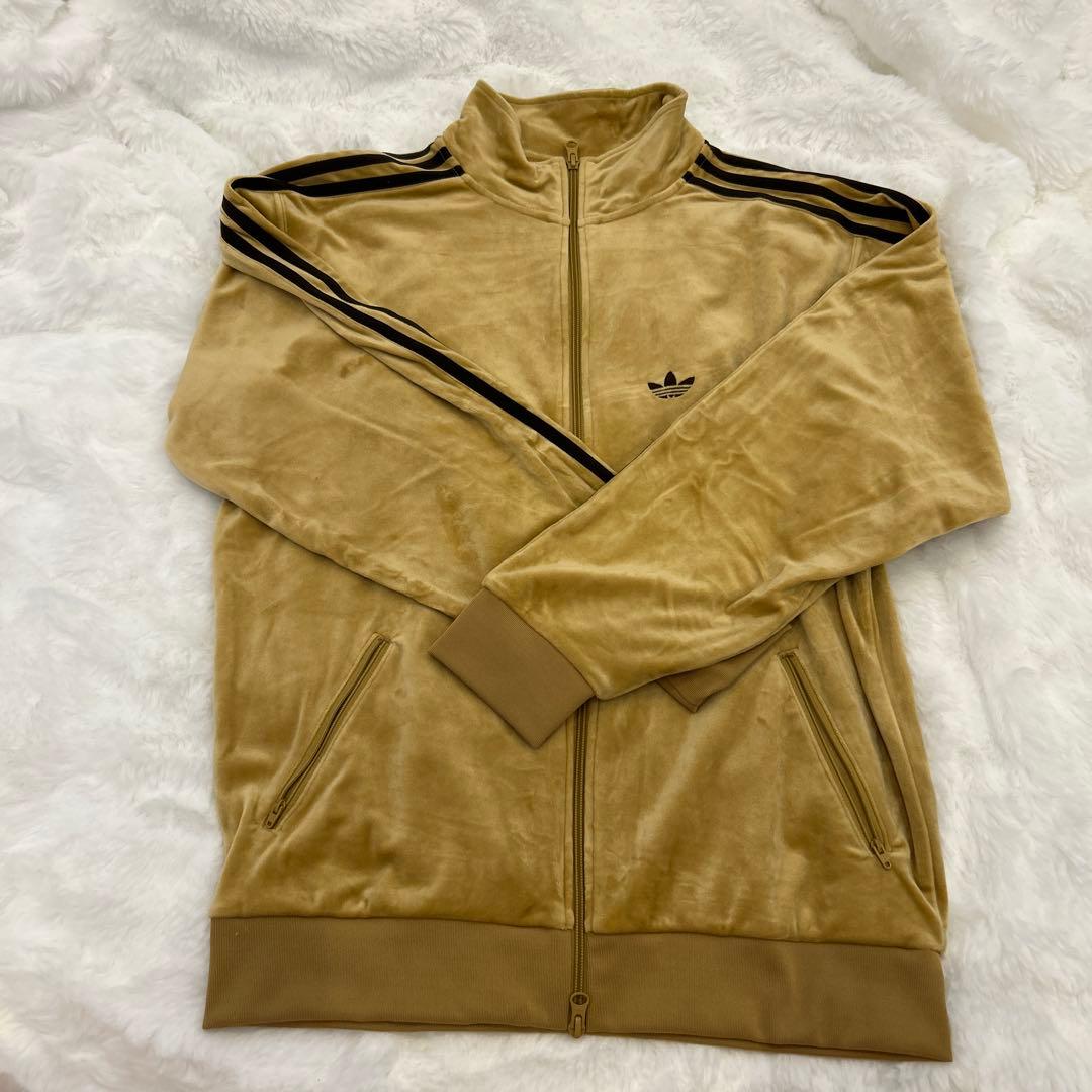 adidas トラックジャケット ベロア ベージュ