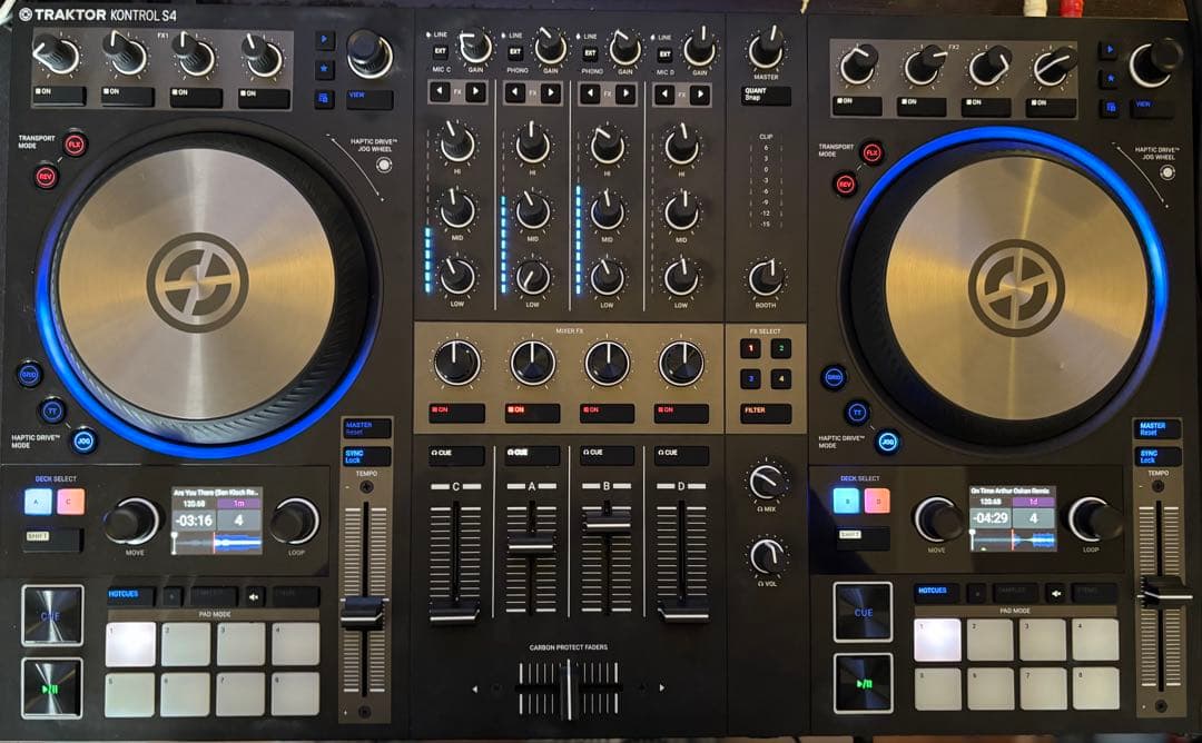 Traktor Kontrol S4 MK3 DJコントローラー